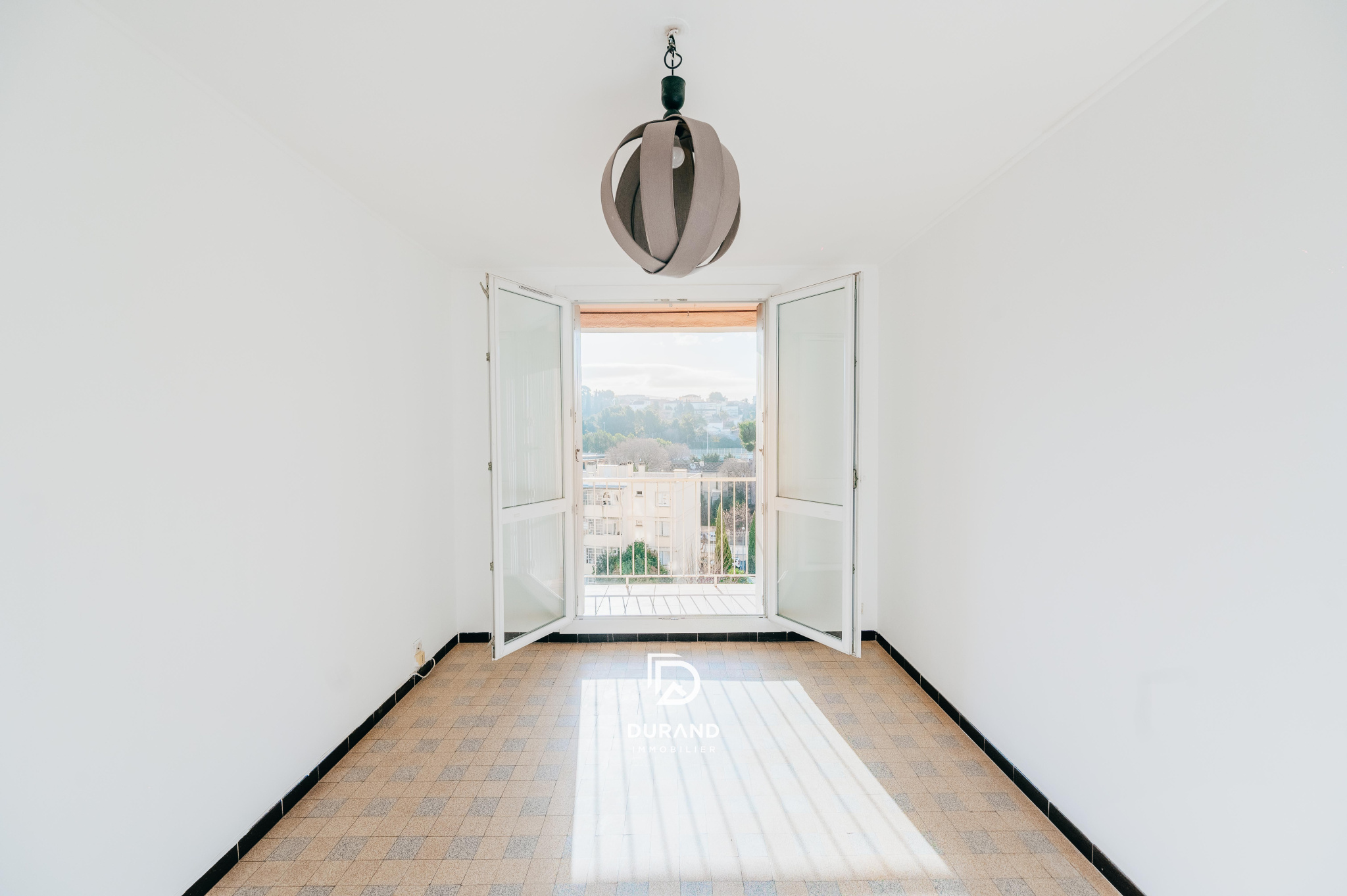 APPARTEMENT - TERRASSES - VUE DEGAGEE - SAINT JUST - 13013 MARSEILLE