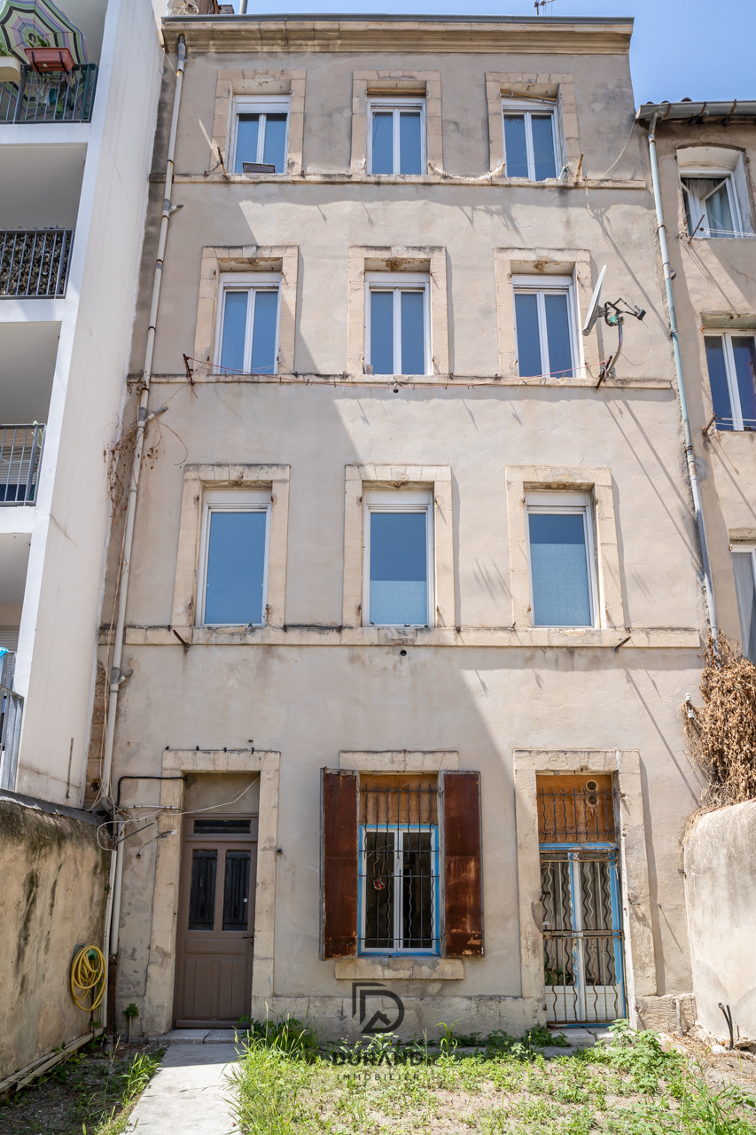 IMMEUBLE AVEC COUR 408m2 LE CAMAS 13005 MARSEILLE IMMEUBLE AVEC COUR 408m2 LE CAMAS 13005 MARSEILLE