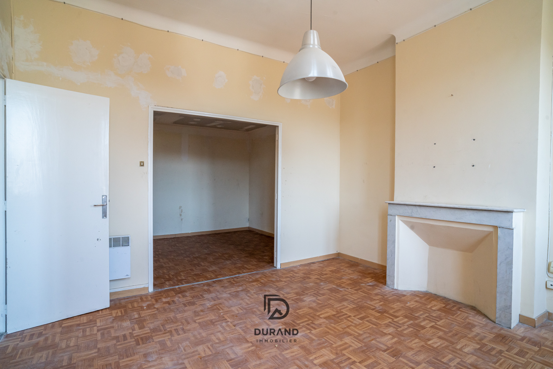 IMMEUBLE AVEC COUR 408m2 LE CAMAS 13005 MARSEILLE IMMEUBLE AVEC COUR 408m2 LE CAMAS 13005 MARSEILLE
