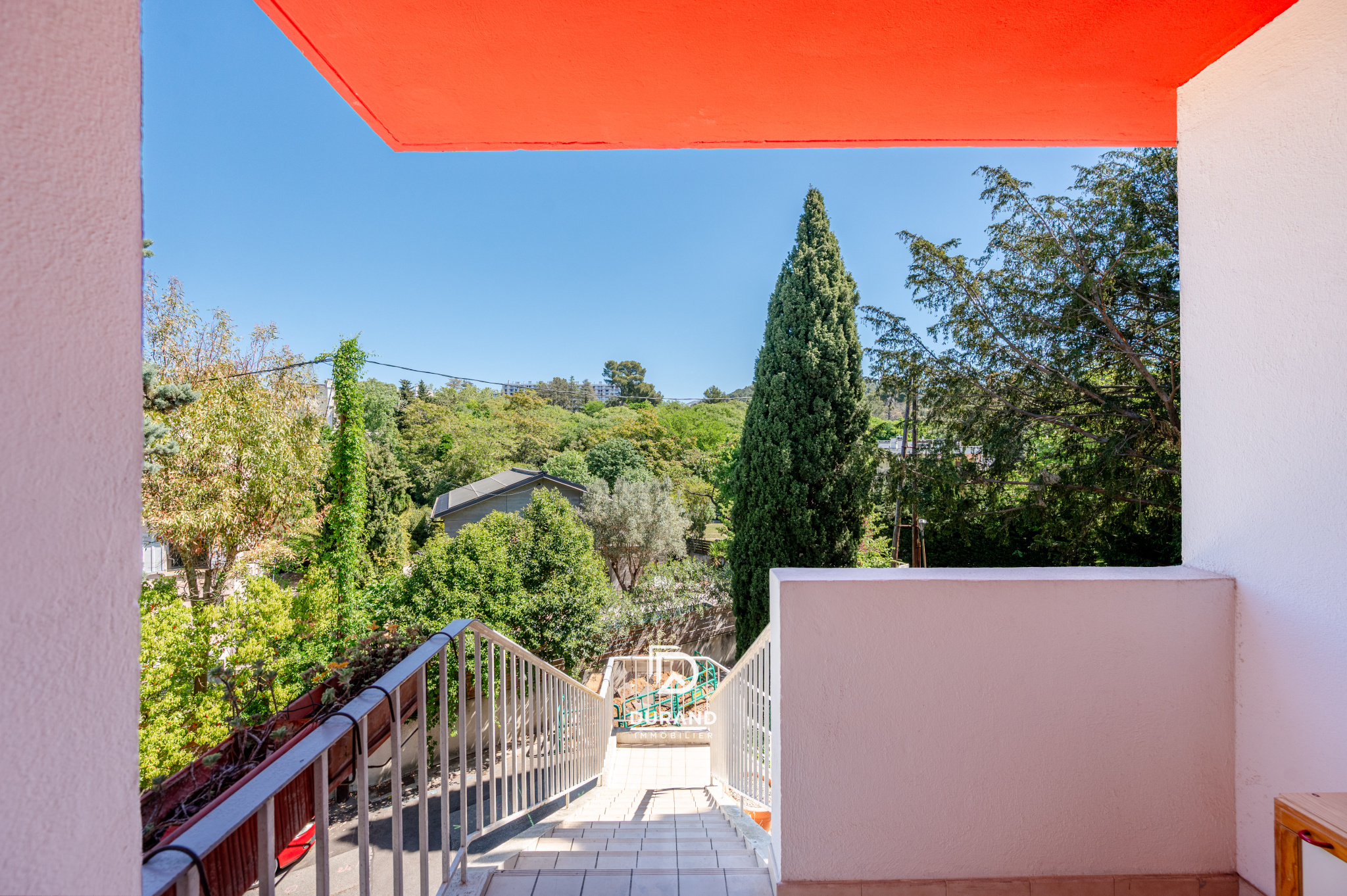 APPARTEMENT – T4 – LES BAUMETTES – 13009 MARSEILLE APPARTEMENT - T4 - LES BAUMETTES - 13009 MARSEILLE