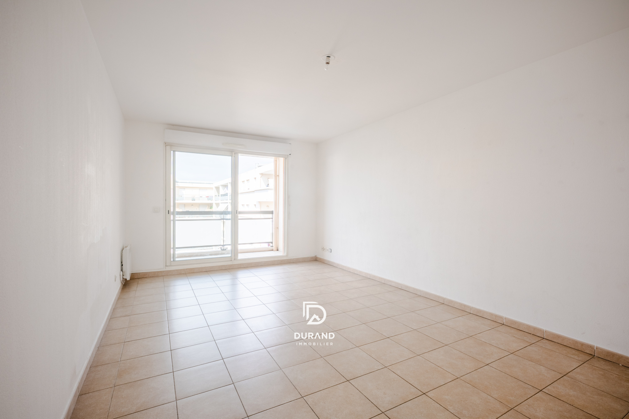 APPARTEMENT - TERRASSES - PARKING -  CHUTES-LAVIE 13004 MARSEILLE