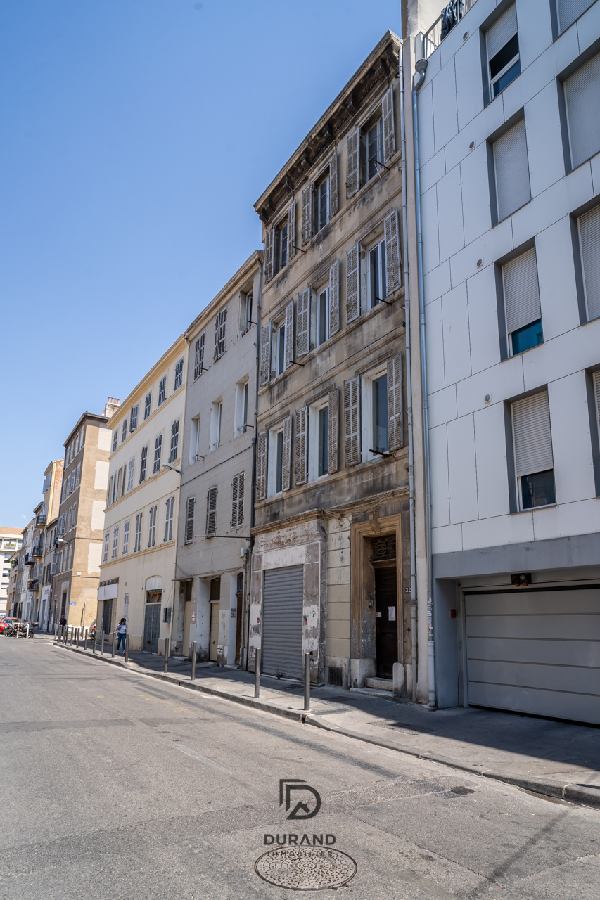 IMMEUBLE AVEC COUR 408m2 LE CAMAS 13005 MARSEILLE IMMEUBLE AVEC COUR 408m2 LE CAMAS 13005 MARSEILLE