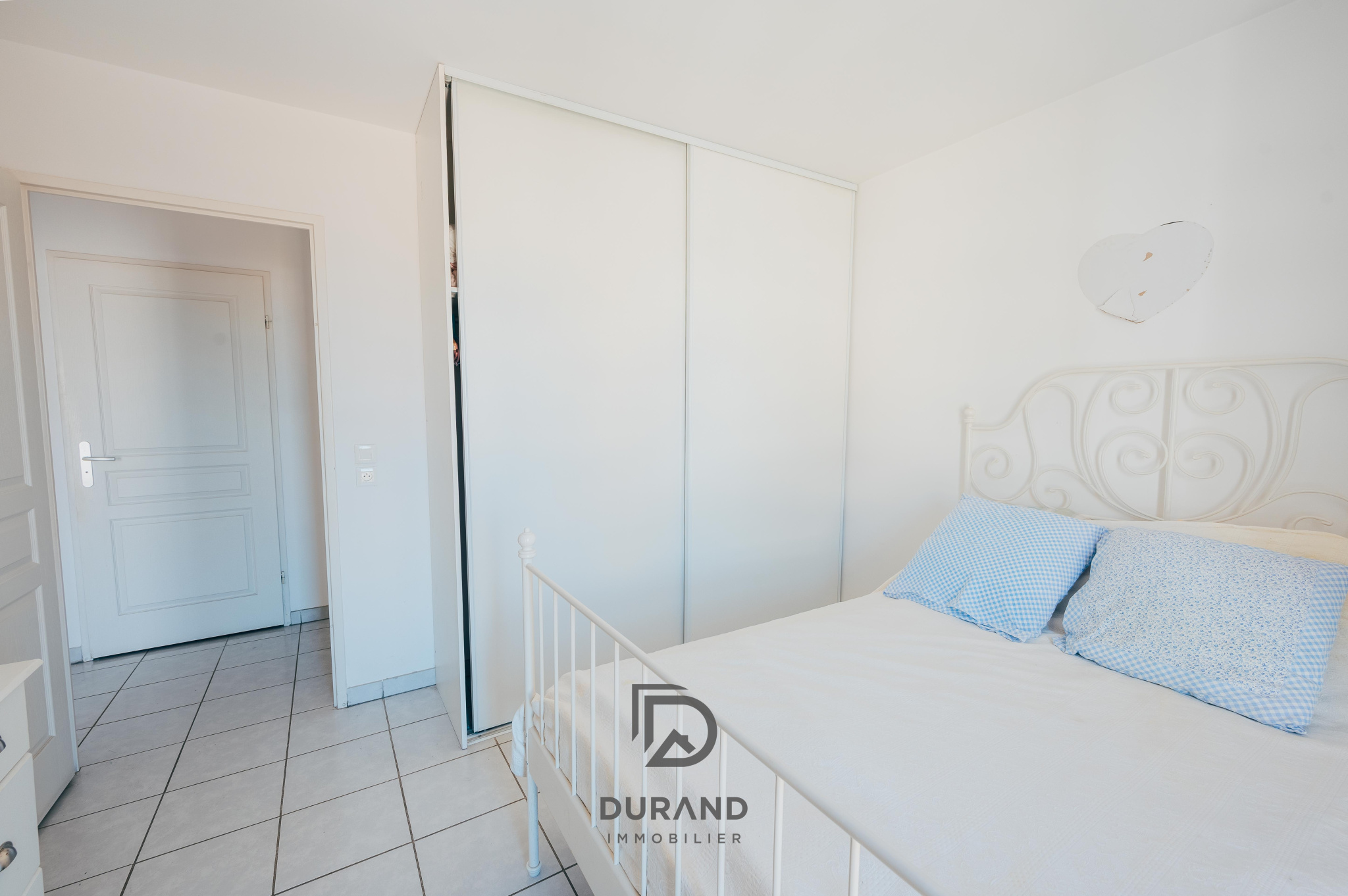 APPARTEMENT -3 pièces - 64m2- Terrasse 7m2 vue dégagée Estaque / Joliette - 1 Place privative - Marseille St G