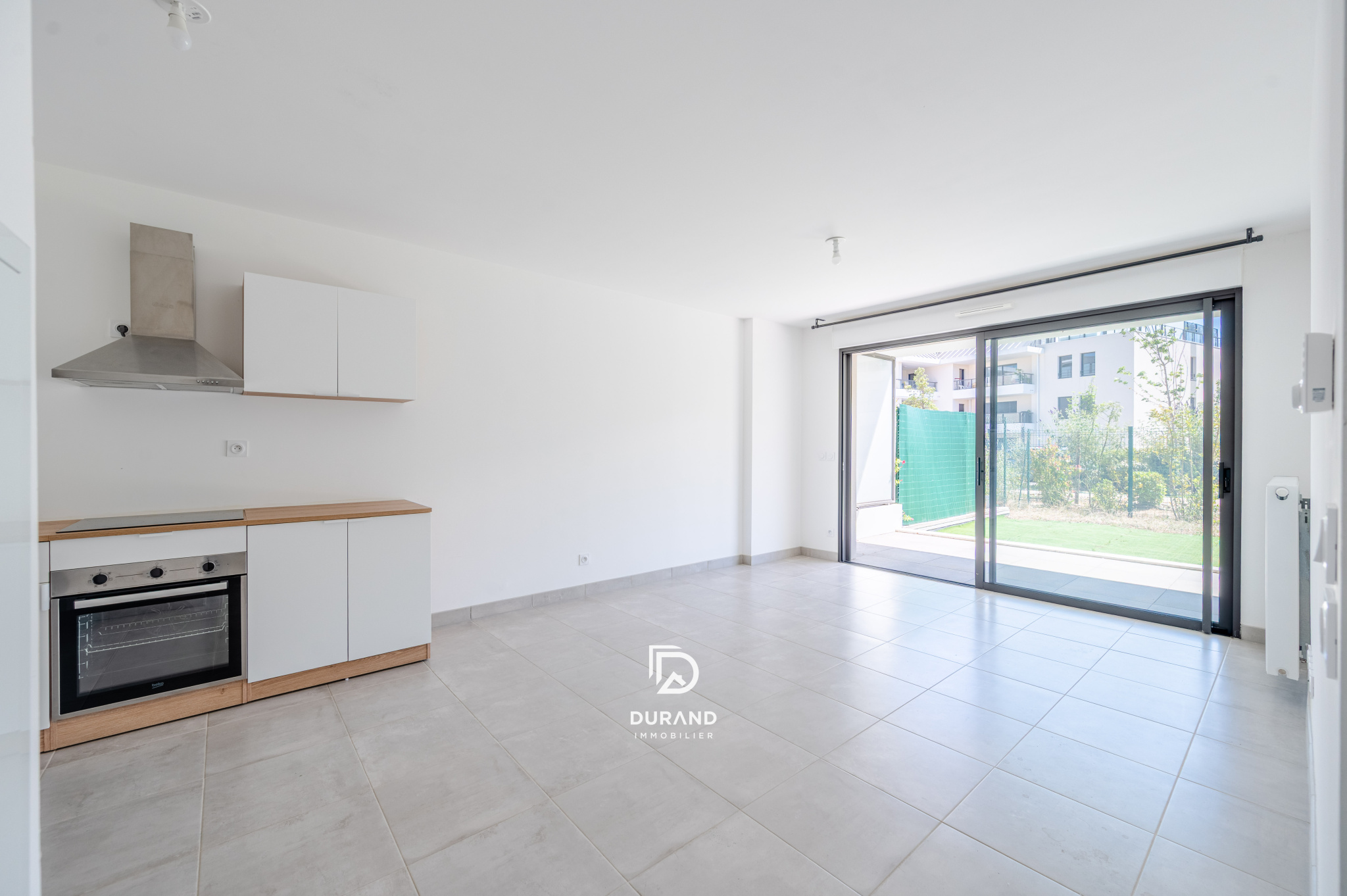 APPARTEMENT – TERRASSE – JARDIN – 13600 LA CIOTAT APPARTEMENT - TERRASSE - JARDIN - 13600 LA CIOTAT