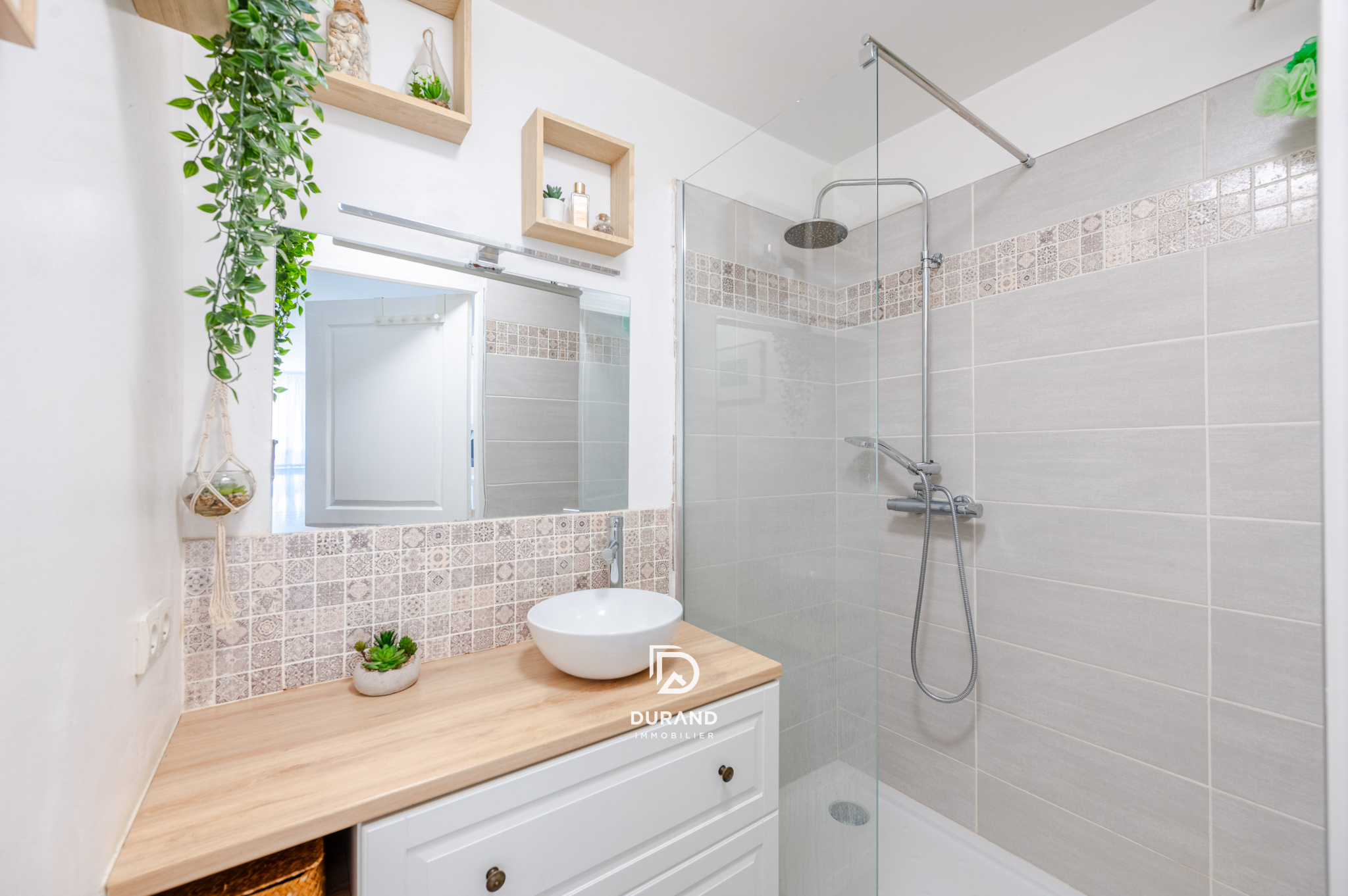 APPARTEMENT - DUPLEX PLEIN DE CHARME - T2 - M5 LES DOCKS - JOIETTE - MARSEILLE 13002