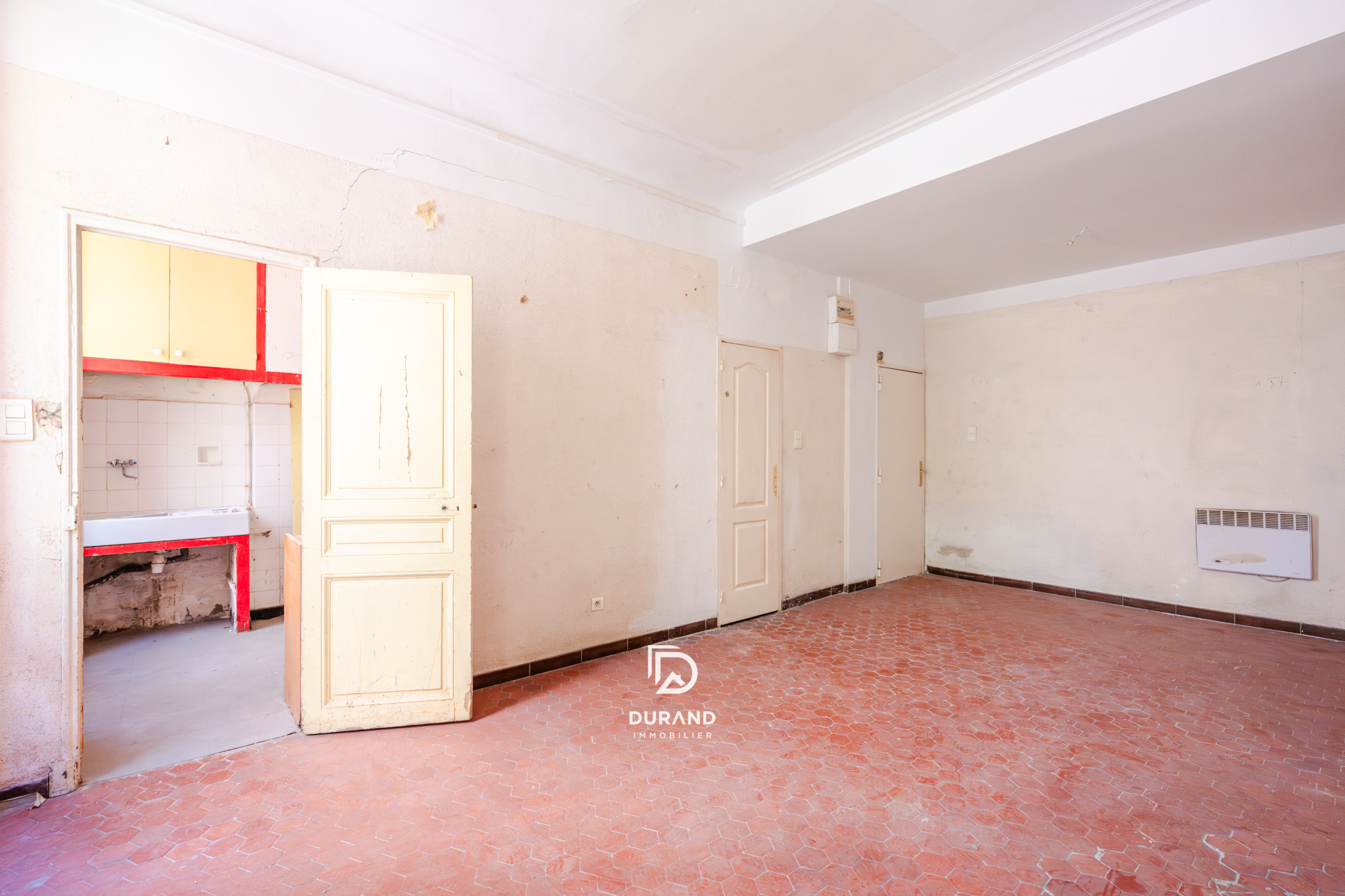 STUDIO - BELLE DE MAI - 13003 MARSEILLE
