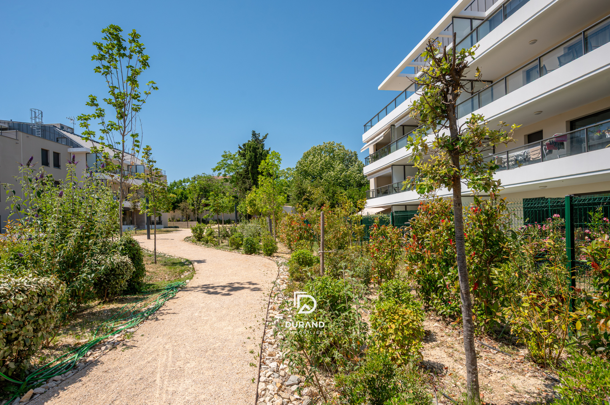 APPARTEMENT – TERRASSE – JARDIN – 13600 LA CIOTAT APPARTEMENT - TERRASSE - JARDIN - 13600 LA CIOTAT
