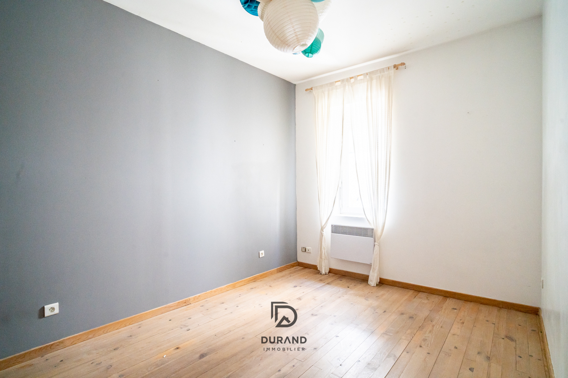 IMMEUBLE AVEC COUR 408m2 LE CAMAS 13005 MARSEILLE IMMEUBLE AVEC COUR 408m2 LE CAMAS 13005 MARSEILLE