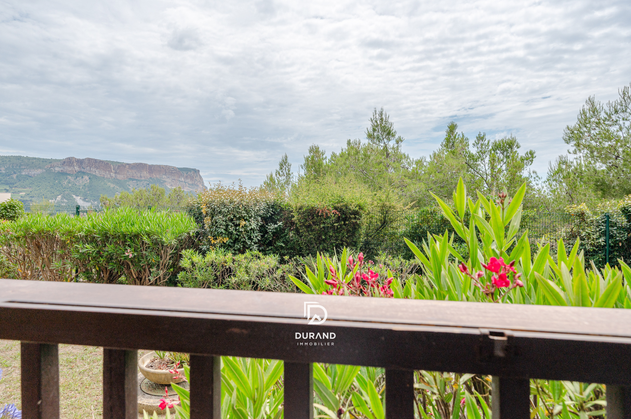 APPARTEMENT – VUE – TERRES MARINES – 13260 CASSIS APPARTEMENT - VUE - TERRES MARINES - 13260 CASSIS