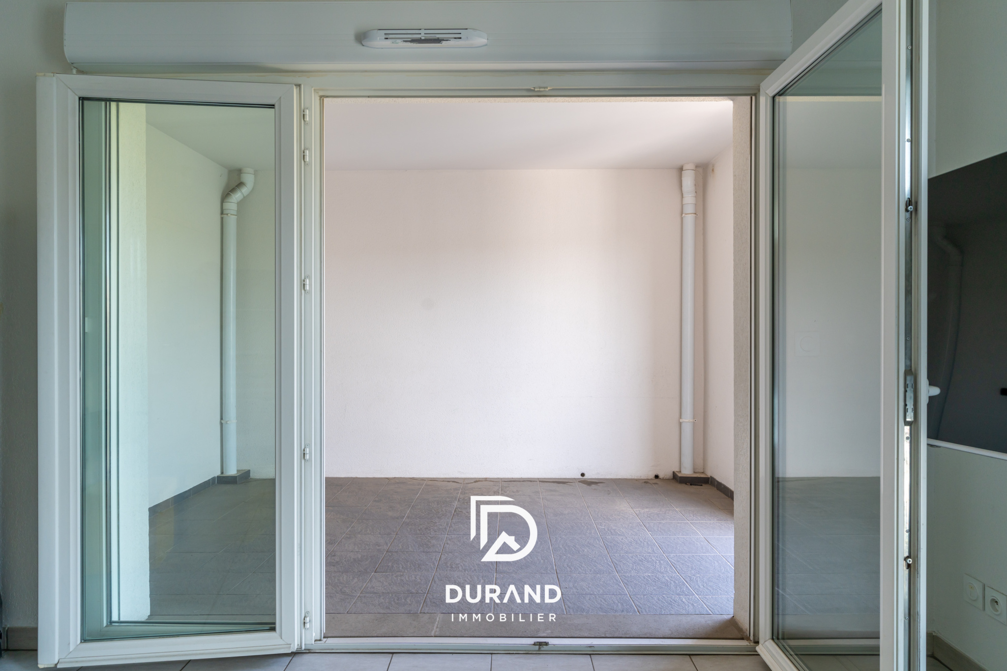 1 PIÈCE 27 M2 - APPARTEMENT - TERRASSE -13003 - MARSEILLE
