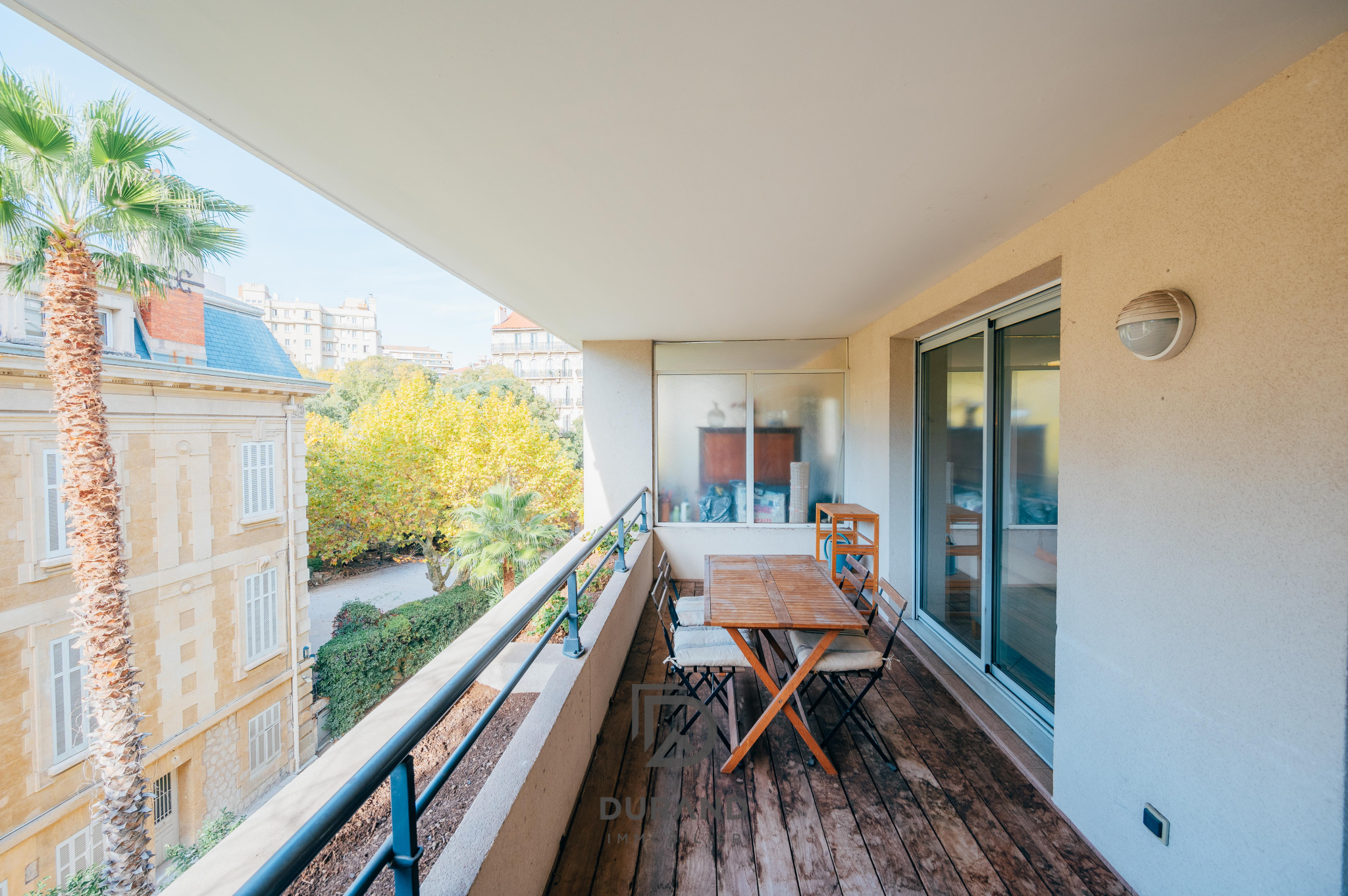 APPARTEMENT - TERRASSE - BALCONS - CARRE D'OR - 13008 MARSEILLE