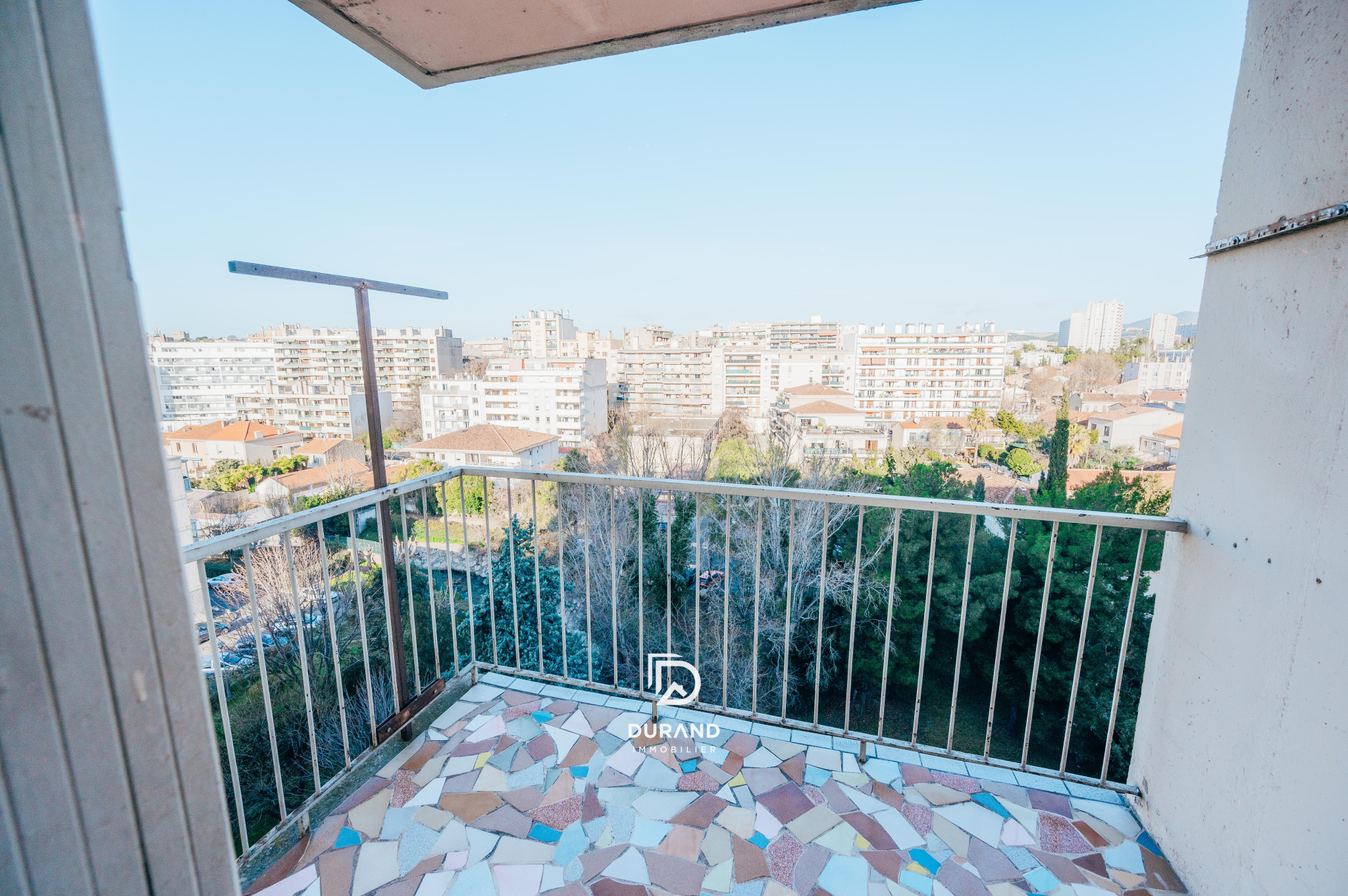 APPARTEMENT - TERRASSES - VUE DEGAGEE - SAINT JUST - 13013 MARSEILLE