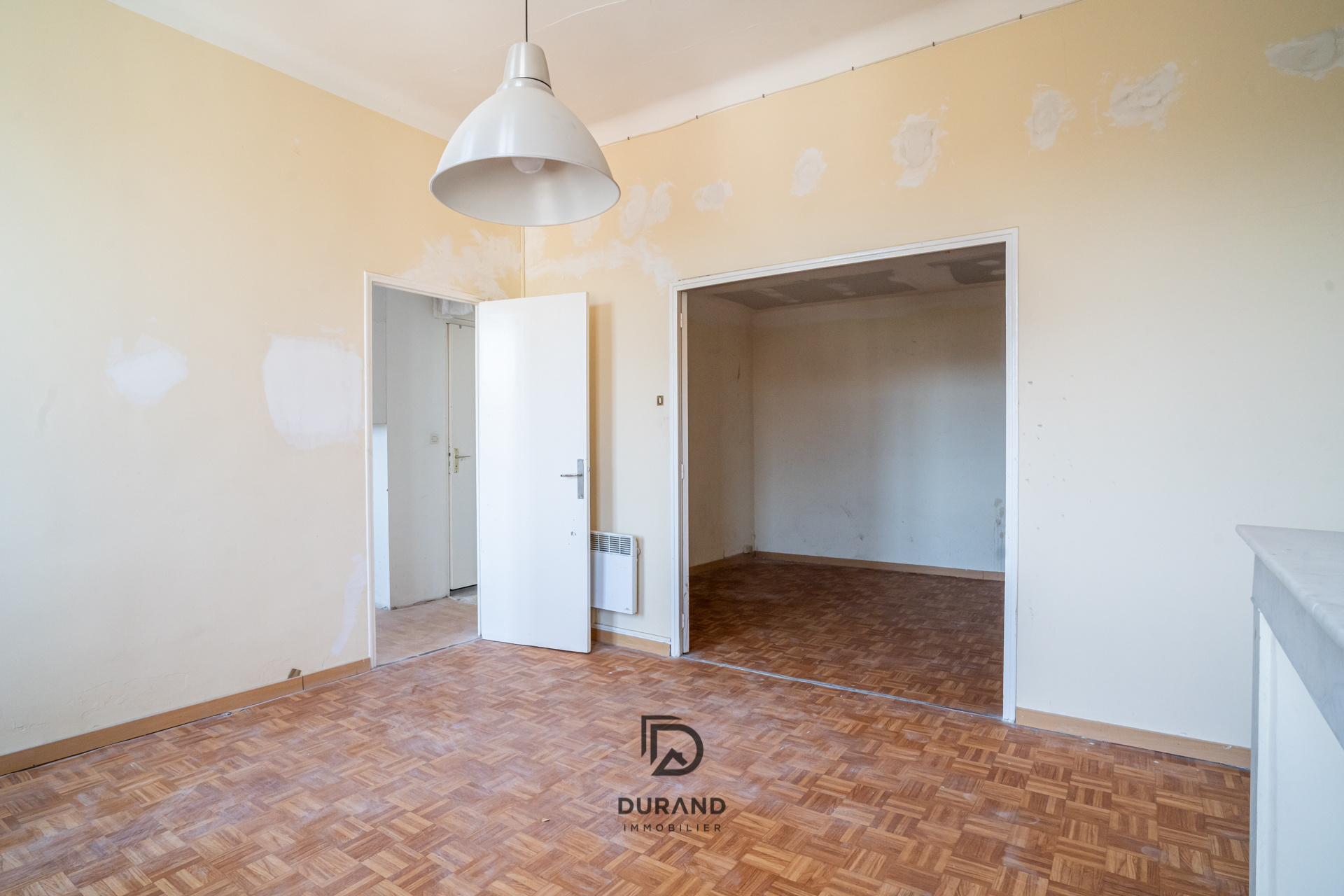 IMMEUBLE AVEC COUR 408m2 LE CAMAS 13005 MARSEILLE IMMEUBLE AVEC COUR 408m2 LE CAMAS 13005 MARSEILLE