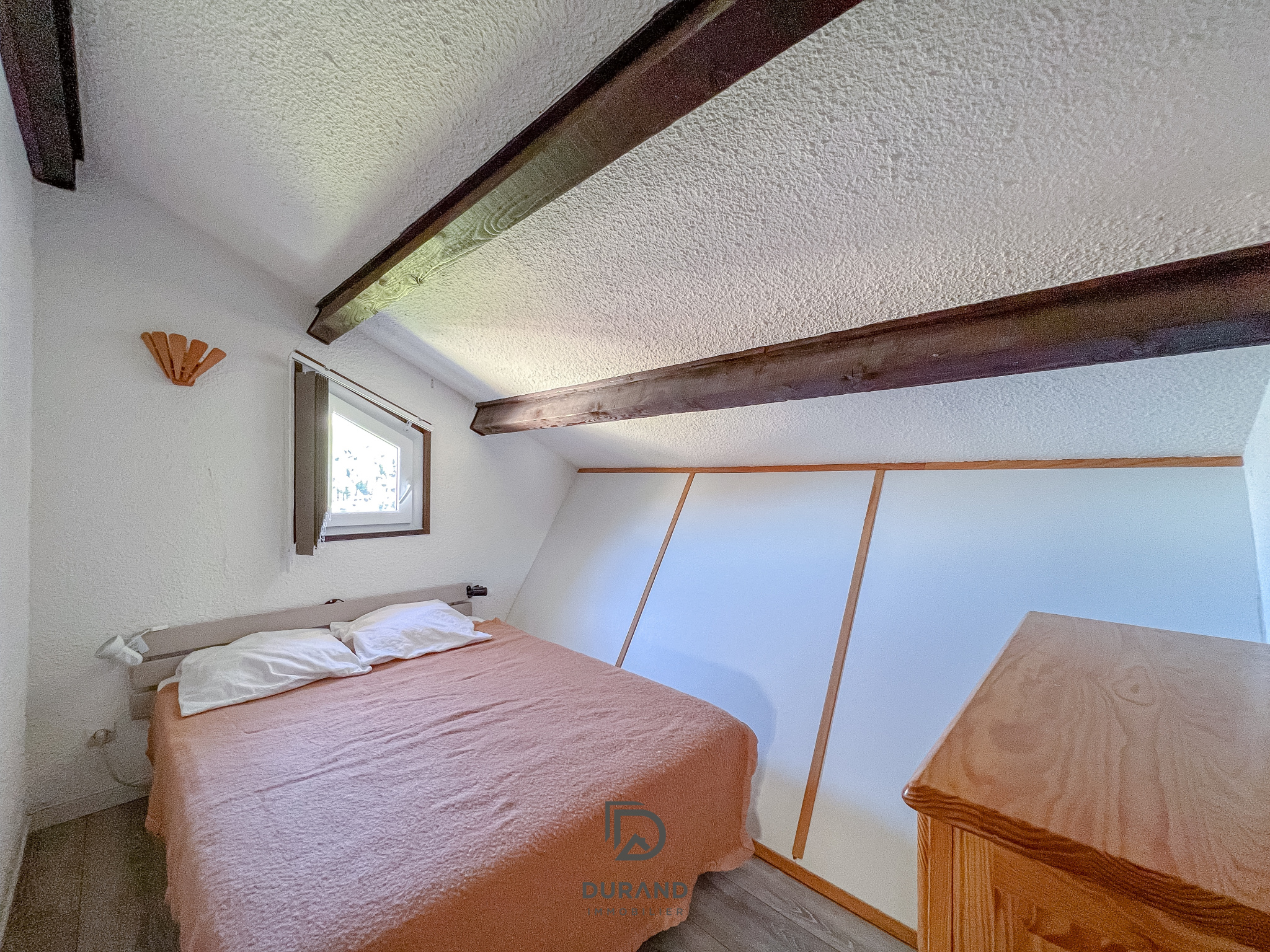 APPARTEMENT – TERRASSE – LE HAMEAU – 05560 VARS LES CLAUX APPARTEMENT - TERRASSE - LE HAMEAU - 05560 VARS LES CLAUX