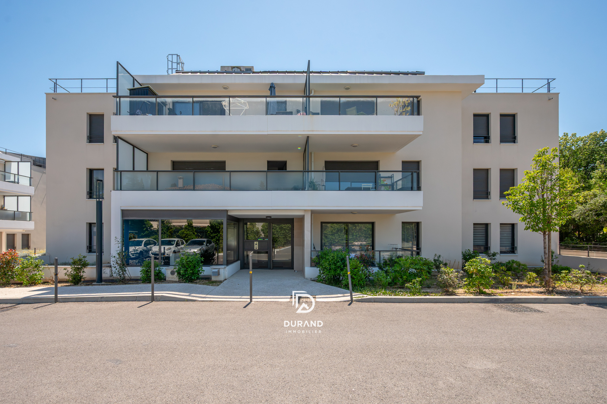 APPARTEMENT – TERRASSE – JARDIN – 13600 LA CIOTAT APPARTEMENT - TERRASSE - JARDIN - 13600 LA CIOTAT