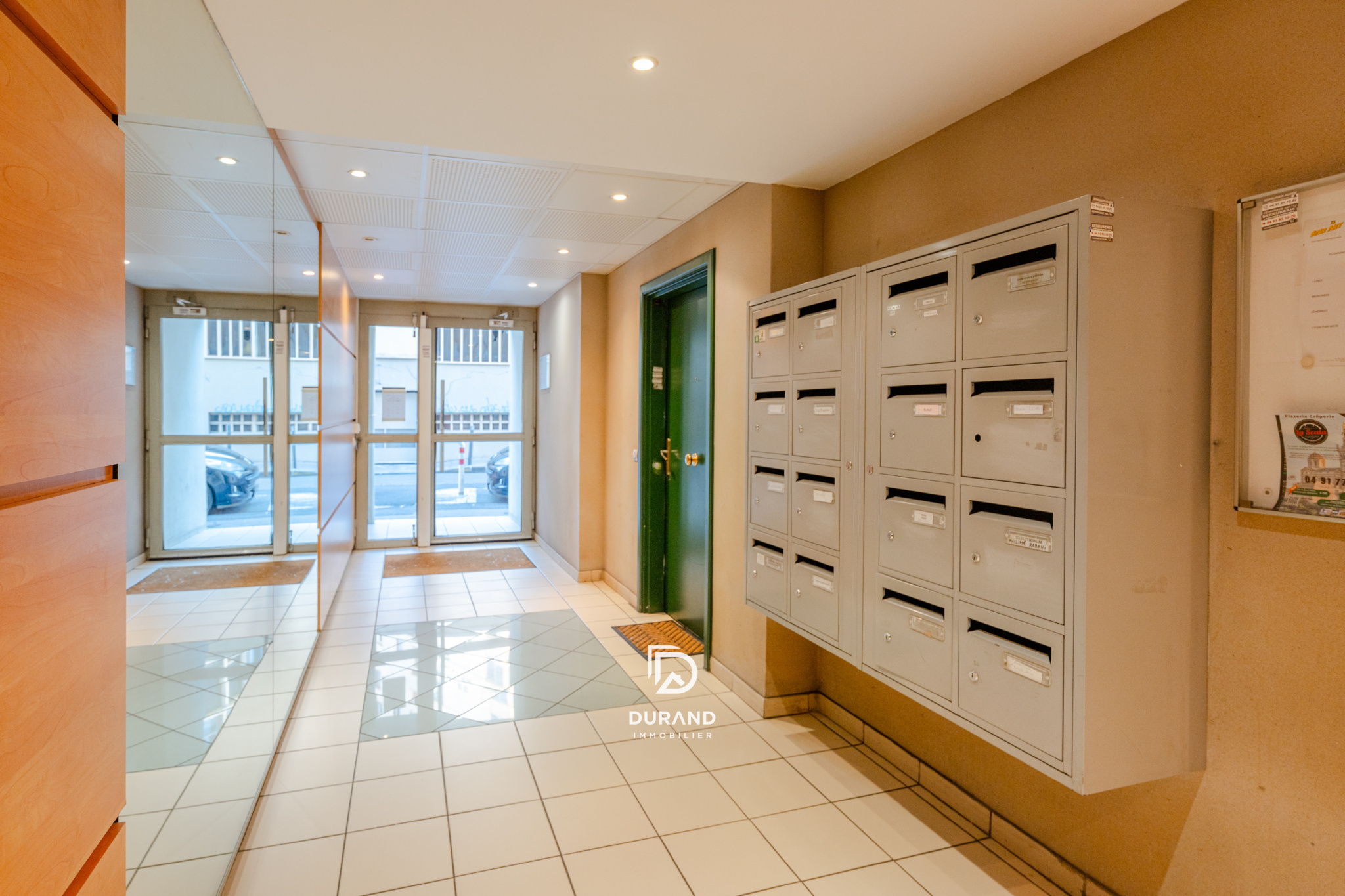 APPARTEMENT - TERRASSSE - BAILLE - FACULTES - 13005 MARSEILLE