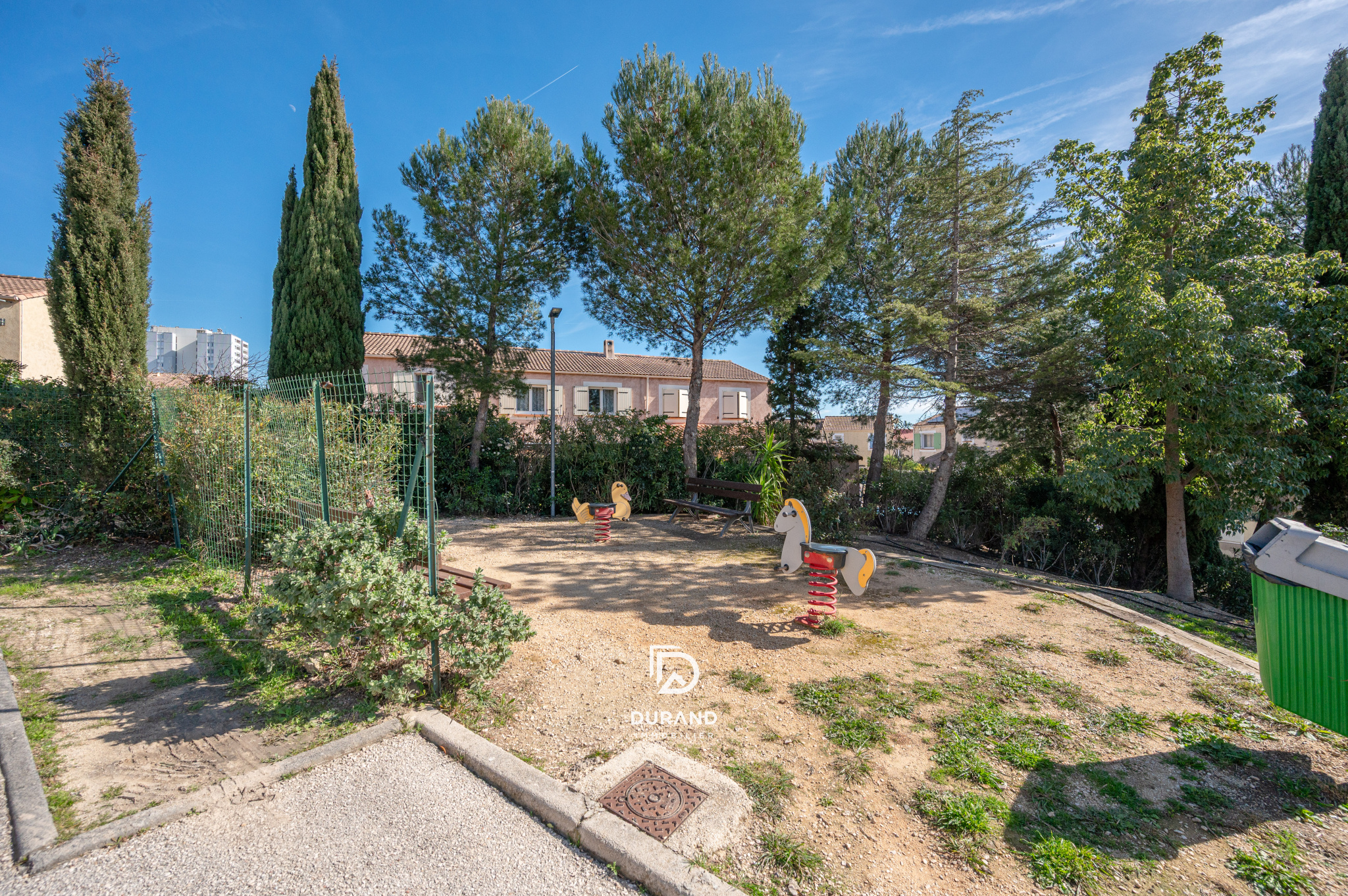 MAISON FAMILIALLE – T4 – AU VERT – AU CALME – LA VISTE- 13015 MARSEILLE MAISON FAMILIALLE - T4 - AU VERT - AU CALME - LA VISTE- 13015 MARSEILLE