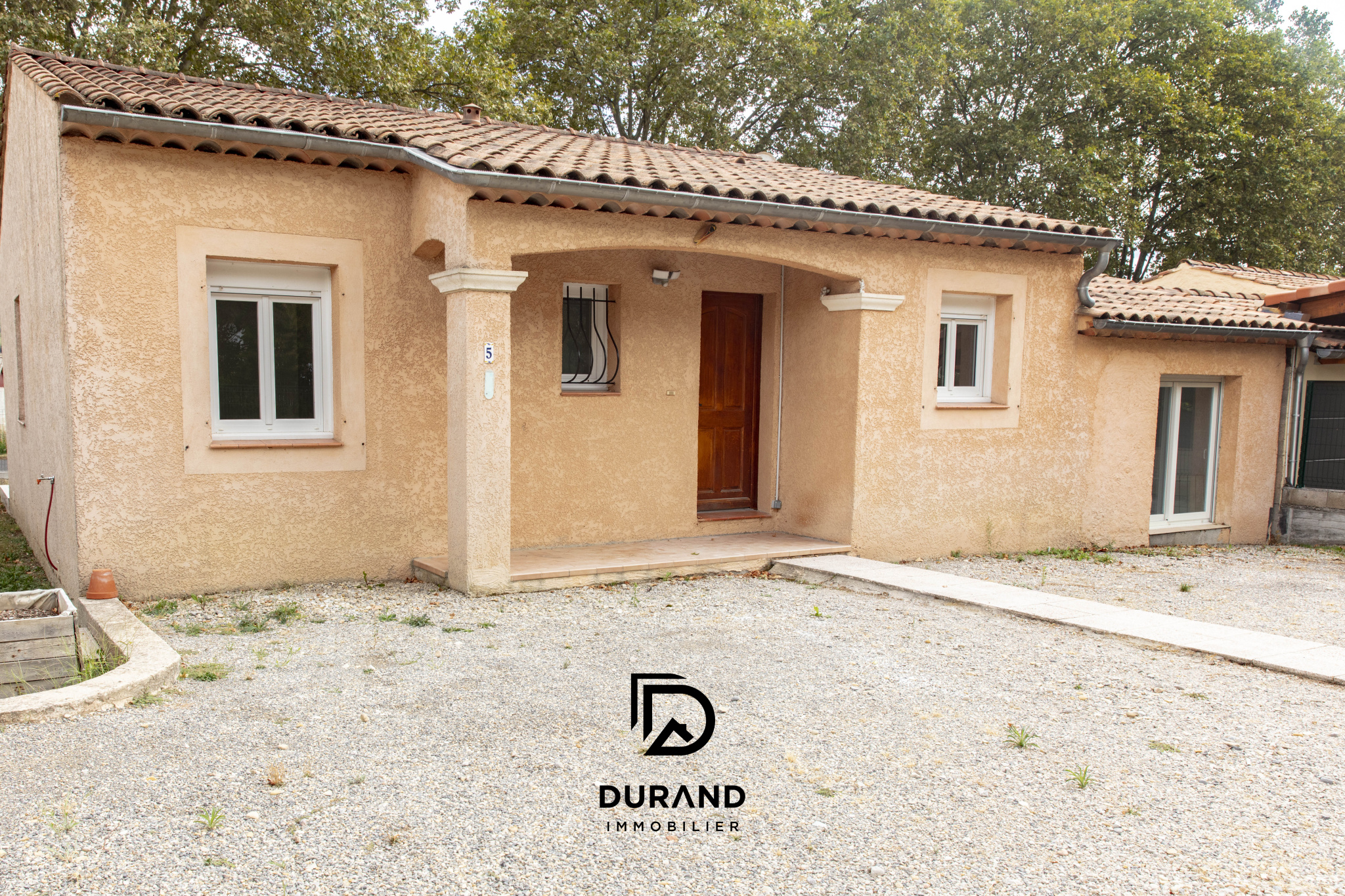 MAISON – JARDIN – BRAS D’ASSE MAISON - JARDIN - BRAS D'ASSE