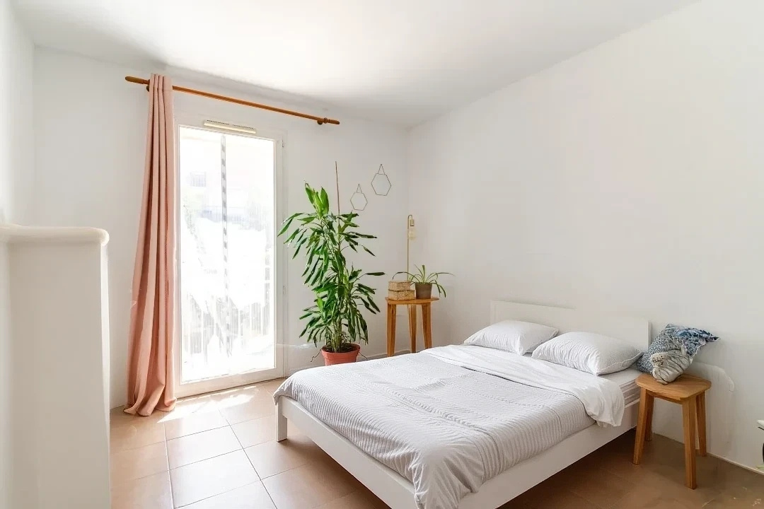 DUPLEX- T3 – JARDIN-TERRASSE – M5 LES DOCKS -JOLIETTE DUPLEX- T3 - JARDIN-TERRASSE - M5 LES DOCKS -JOLIETTE