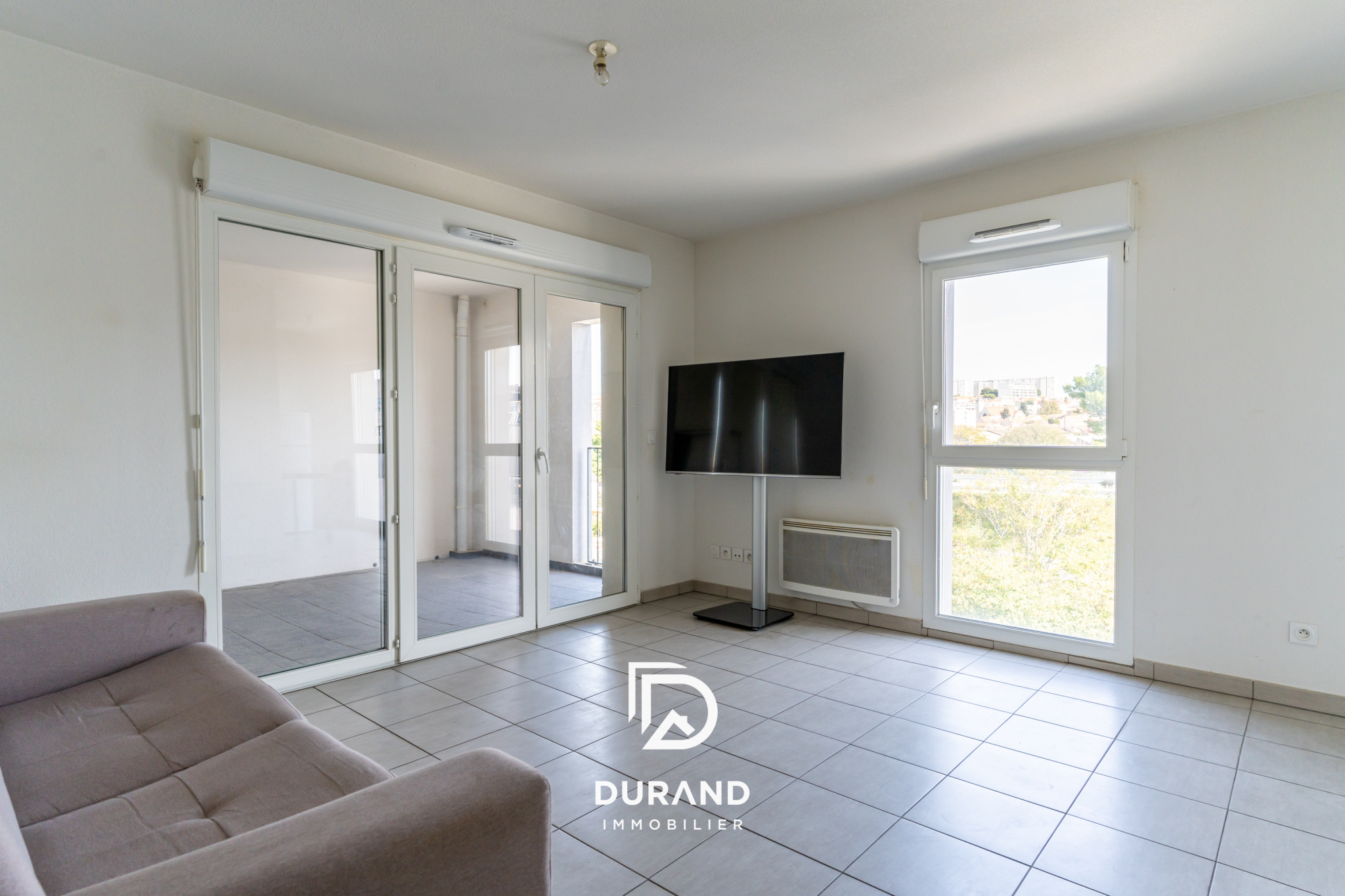 1 PIÈCE 27 M2 - APPARTEMENT - TERRASSE -13003 - MARSEILLE
