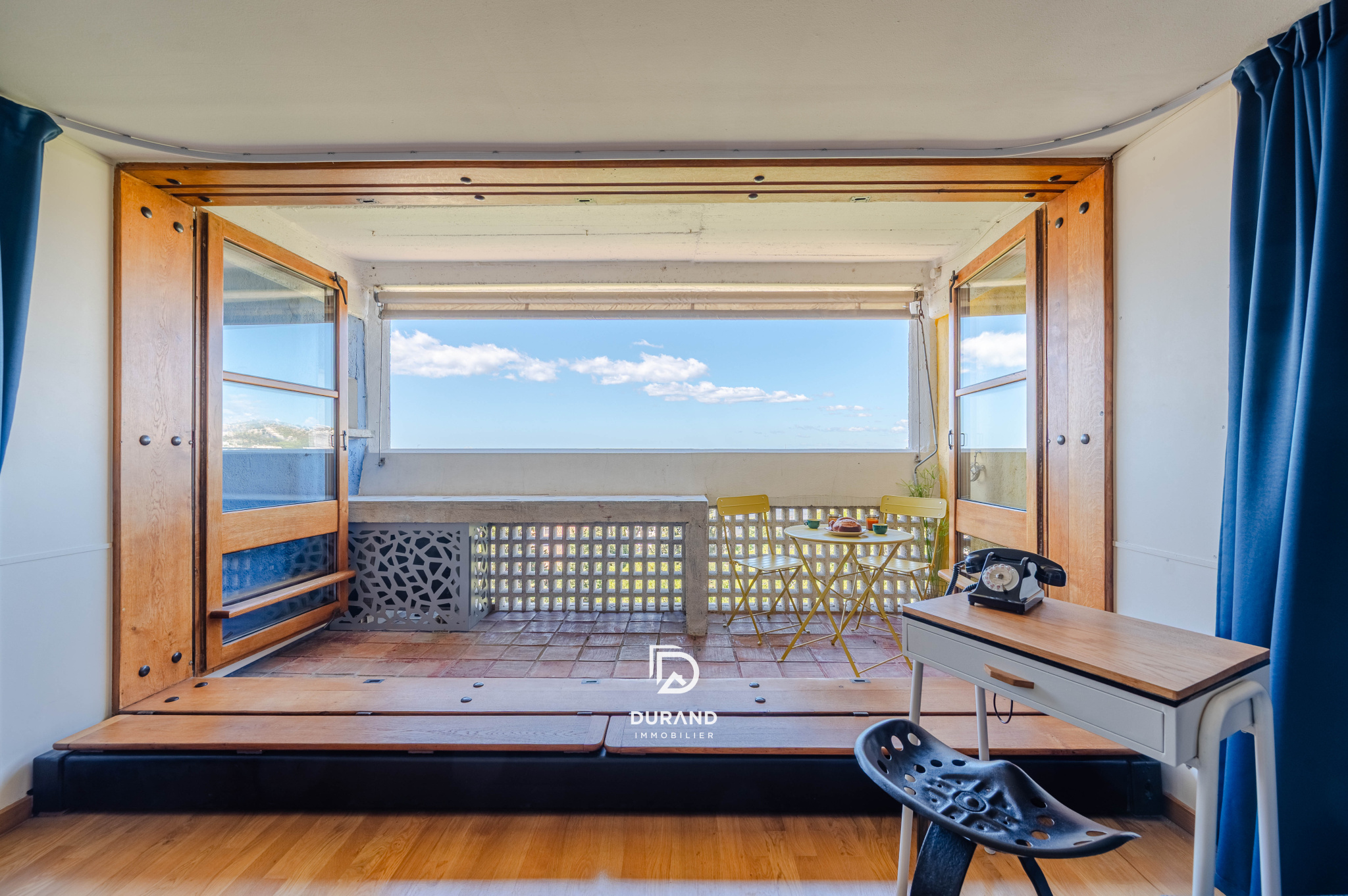 APPARTEMENT - LE CORBUSIER - VUE MER - 13008 MARSEILLE