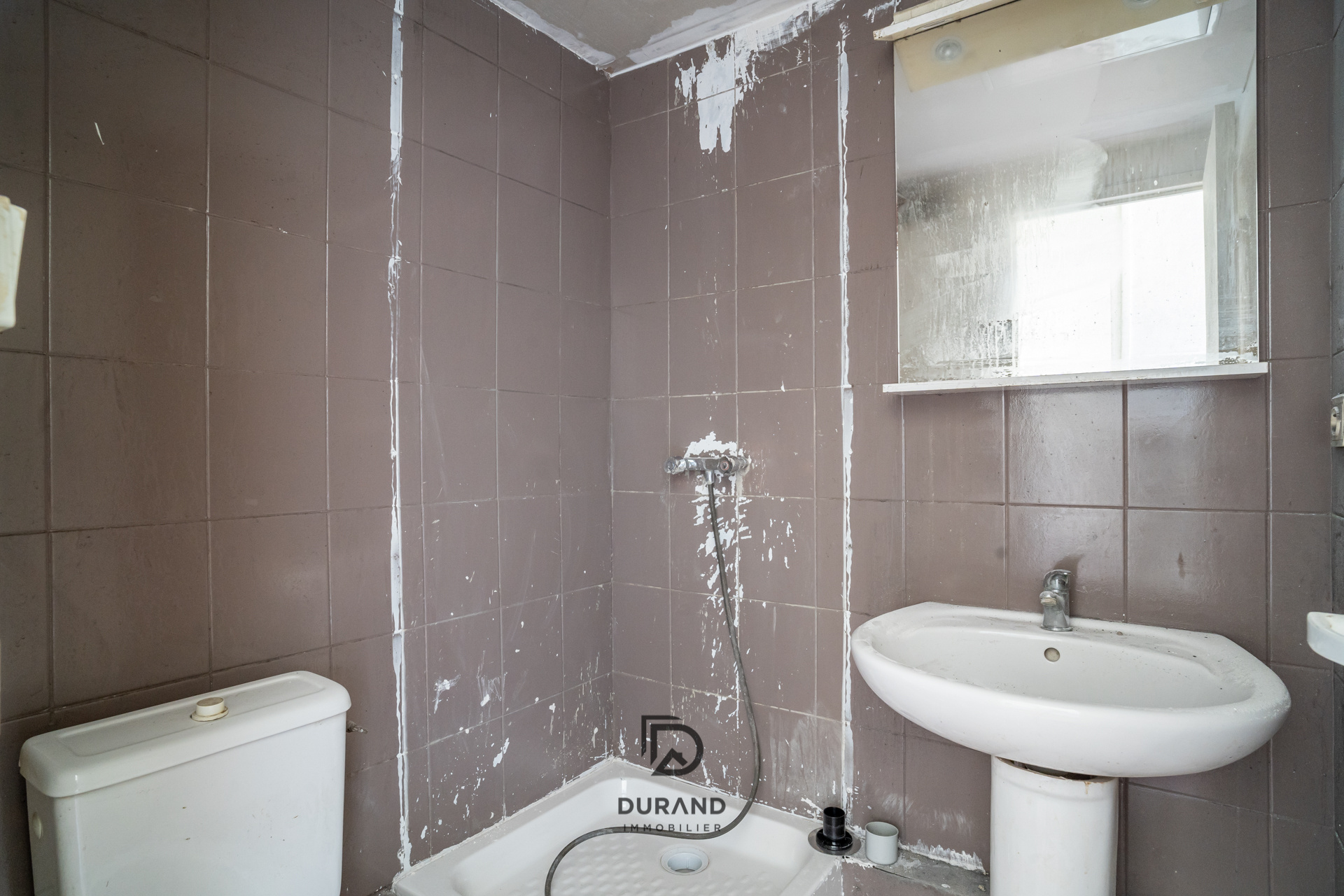 IMMEUBLE AVEC COUR 408m2 LE CAMAS 13005 MARSEILLE IMMEUBLE AVEC COUR 408m2 LE CAMAS 13005 MARSEILLE