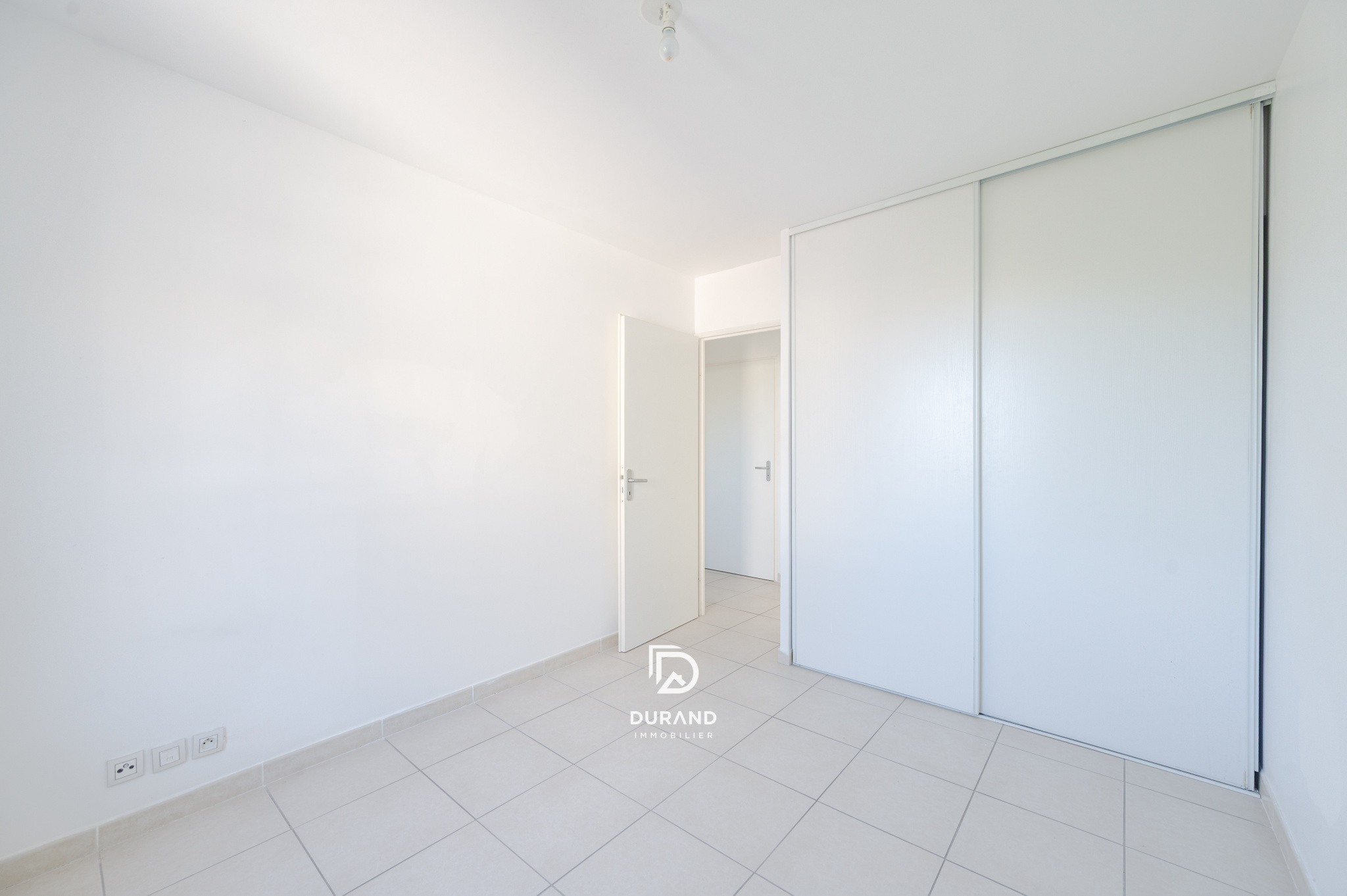 APPARTEMENT - PARKING - TERRASSE - SAINTE MARTHE - 13014 MARSEILLE