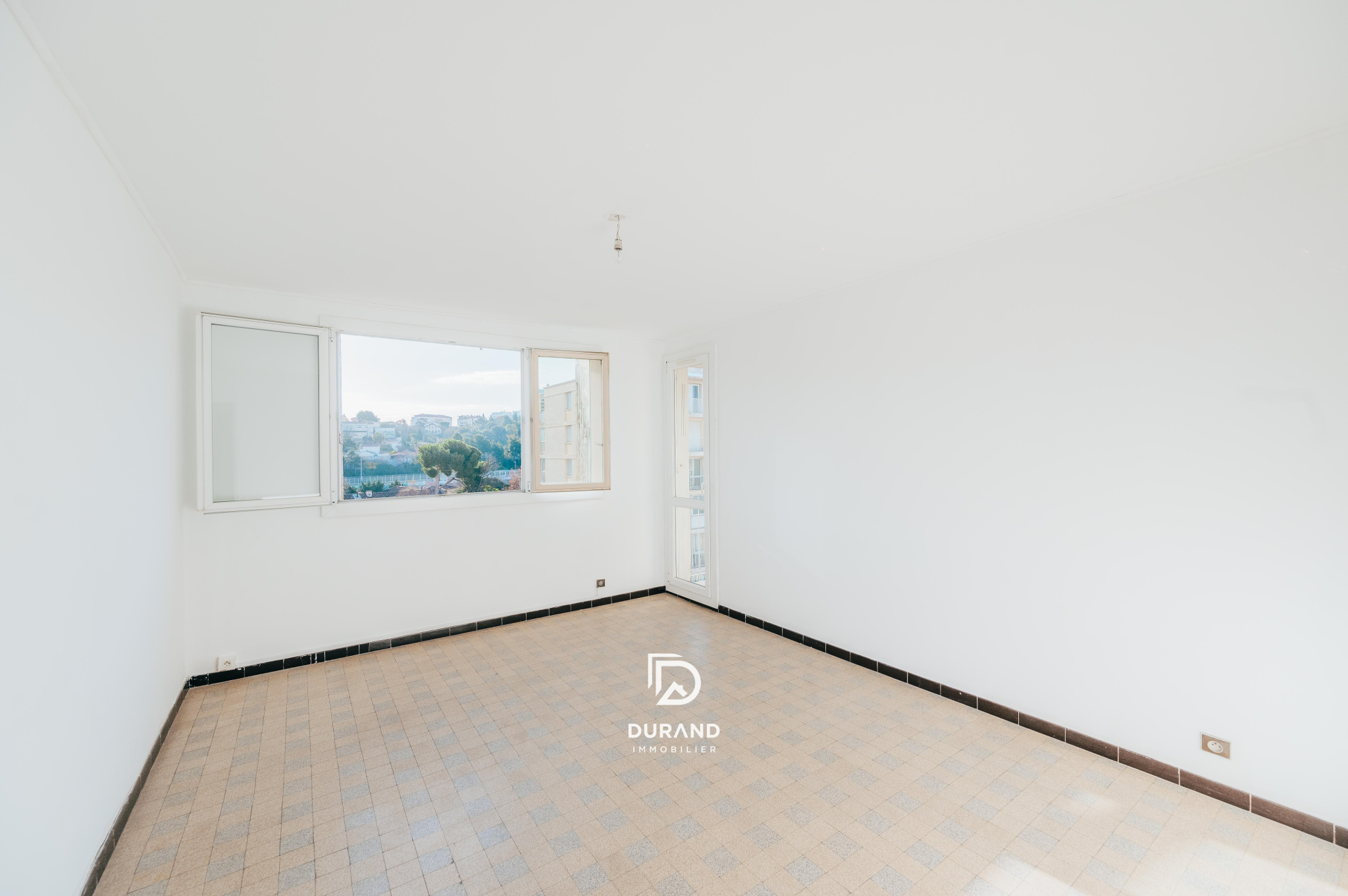 APPARTEMENT - TERRASSES - VUE DEGAGEE - SAINT JUST - 13013 MARSEILLE