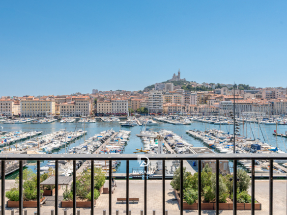 APPARTEMENT - POUILLON - VIEUX PORT - 13002 MARSEILLE