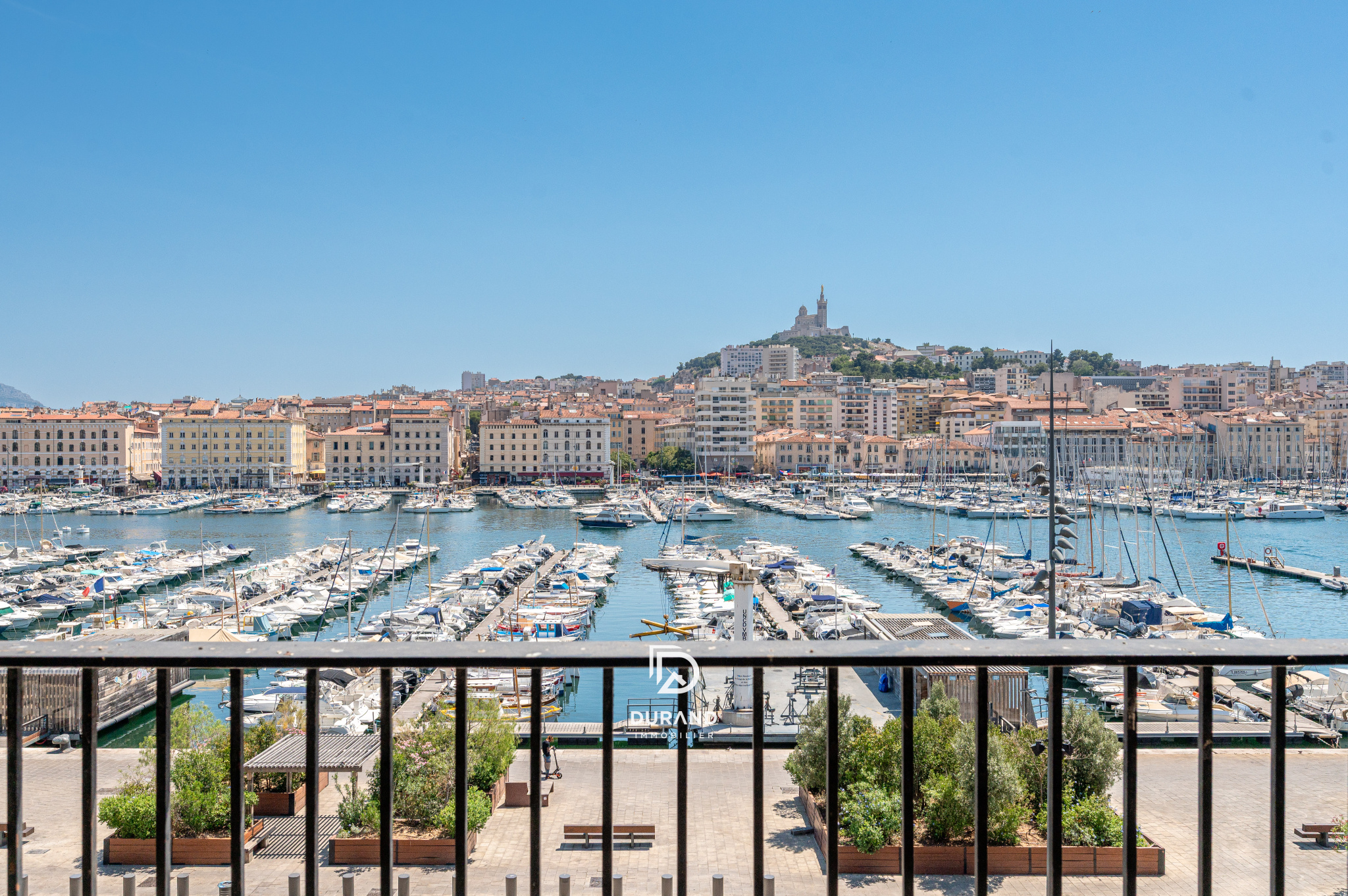 APPARTEMENT - POUILLON - VIEUX PORT - 13002 MARSEILLE