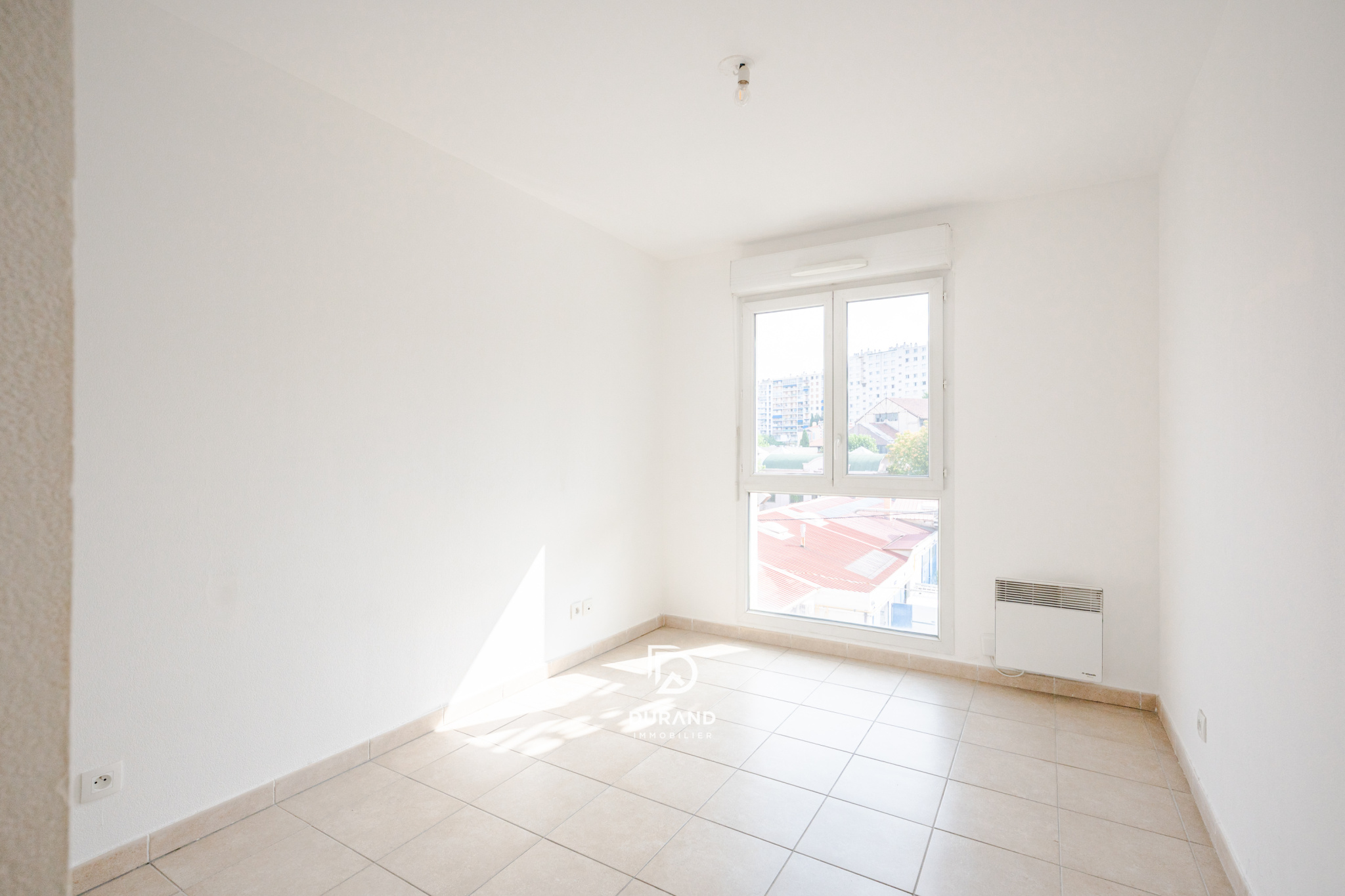 APPARTEMENT - TERRASSES - PARKING -  CHUTES-LAVIE 13004 MARSEILLE