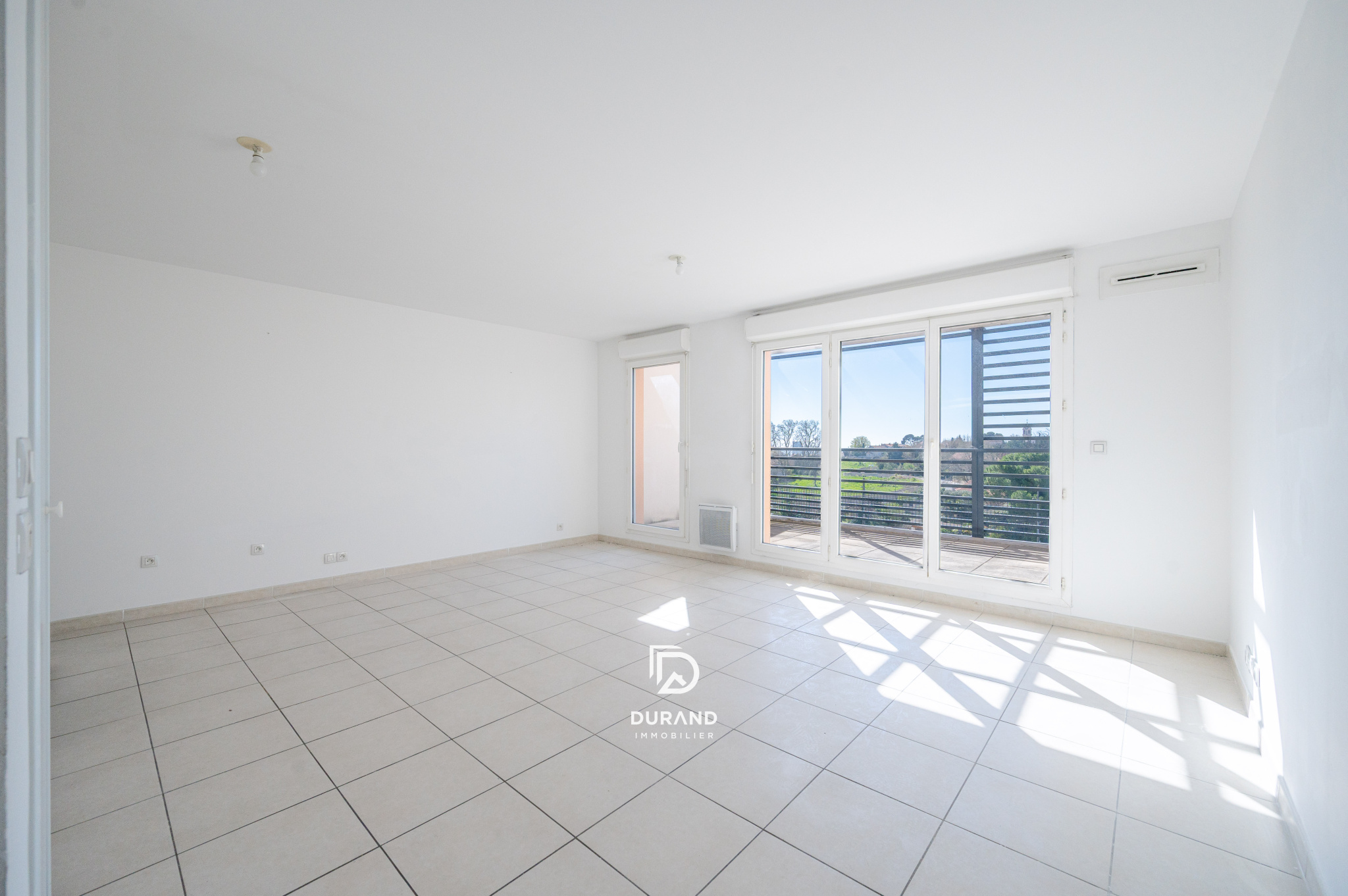 APPARTEMENT - PARKING - TERRASSE - SAINTE MARTHE - 13014 MARSEILLE