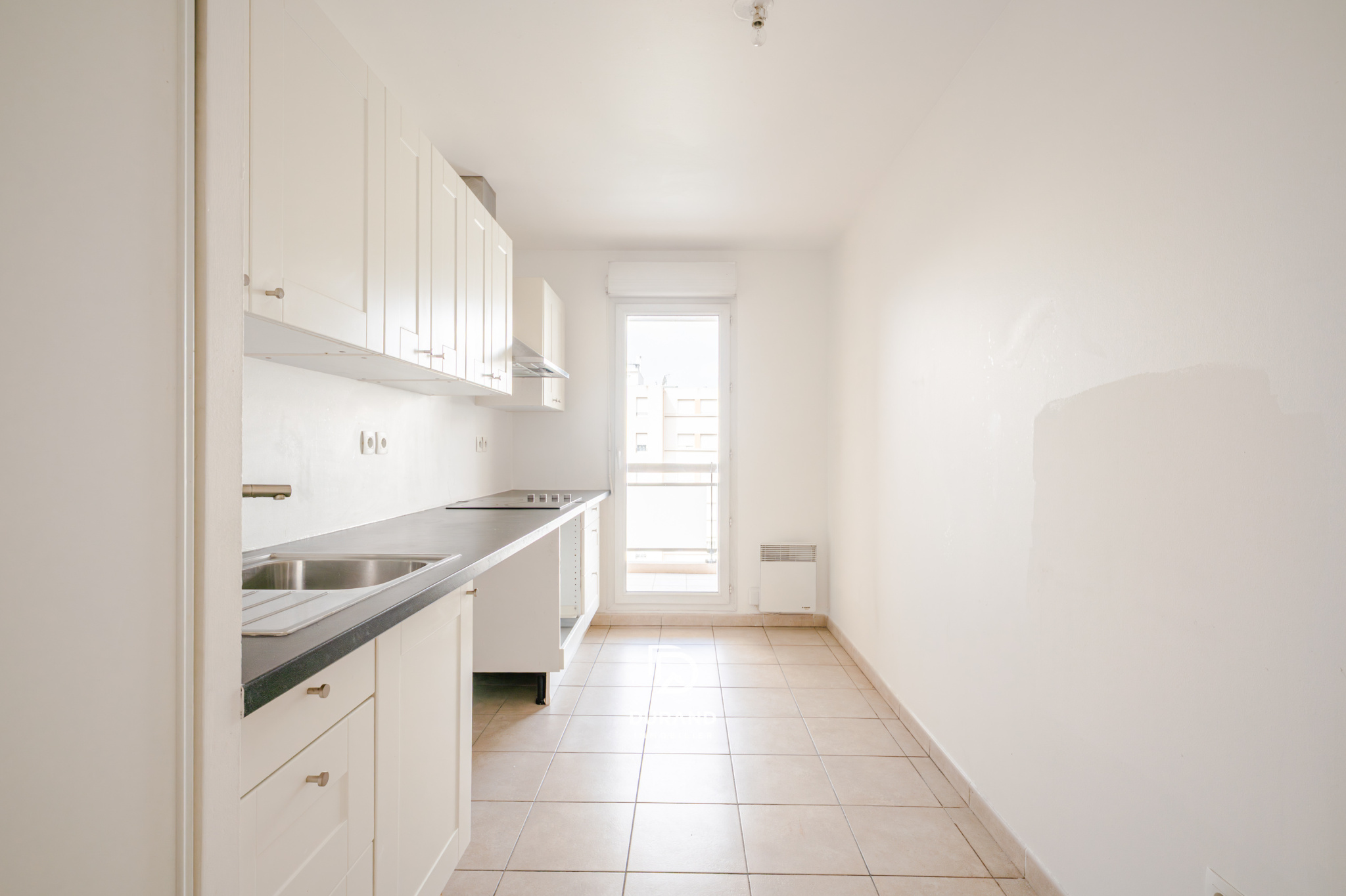 APPARTEMENT - TERRASSES - PARKING -  CHUTES-LAVIE 13004 MARSEILLE